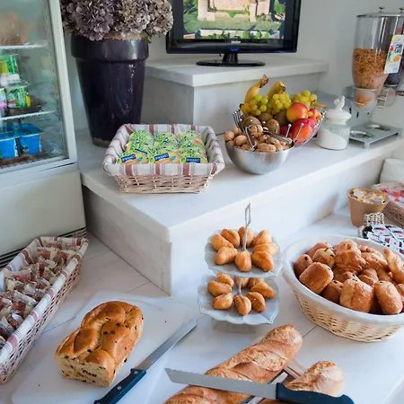 Amadour Hotel 2*