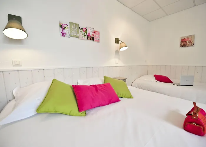 阿玛杜尔酒店 2*