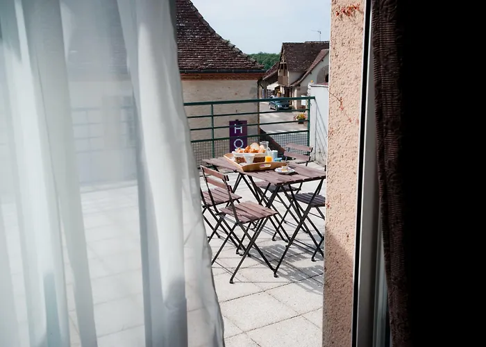 阿玛杜尔酒店 2* 罗卡马杜尔