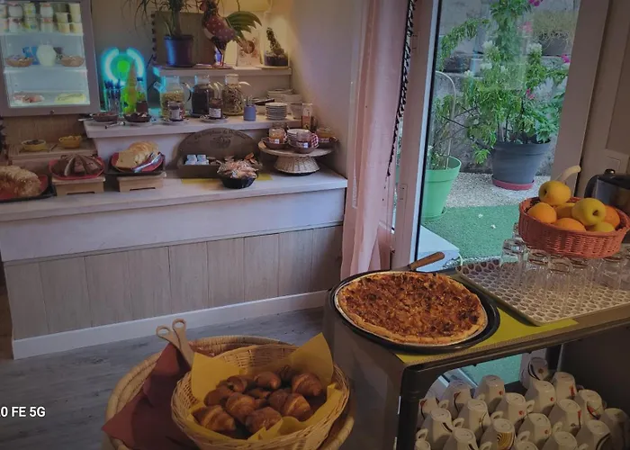 阿玛杜尔酒店 2*